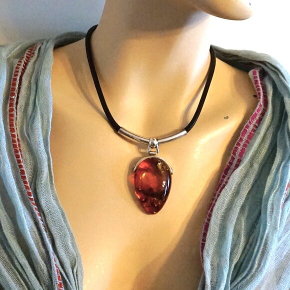 Big AMBER PENDANT With Black Leather Cord Set In 925 Silver Artisan Made Gift - Picture 15 of 15